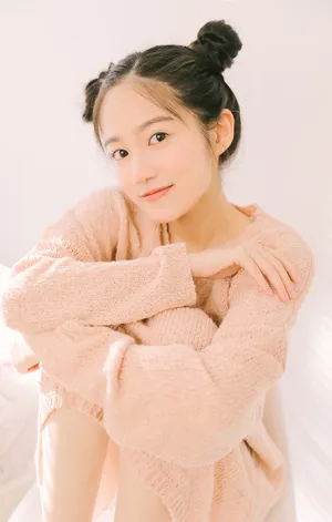 汤梦佳俏皮可爱居家写真图片_7