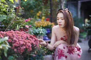 陈瑶金发优雅写真图片_4