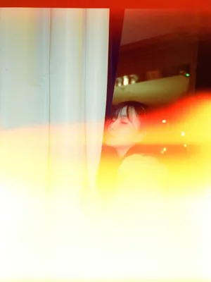 孟子义甜美夜景街拍图片_4