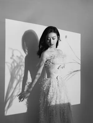 景甜粉裙甜美写真图片_1