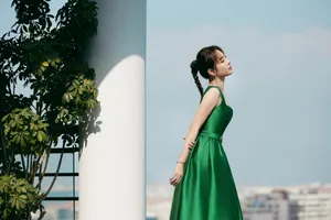 白百何复古长裙性感写真图片_6