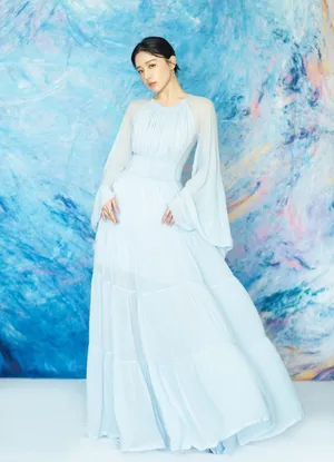 阚清子艾莎蓝水袖长裙性感图片