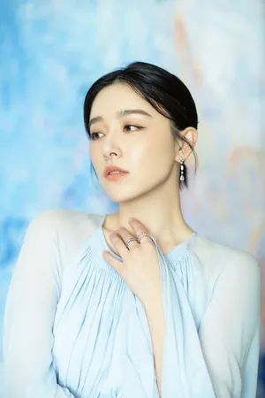 阚清子艾莎蓝水袖长裙性感图片_3