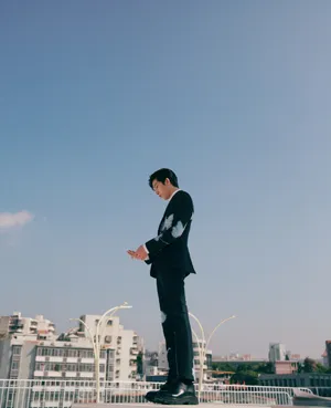 井柏然刺绣西服帅气图片_3