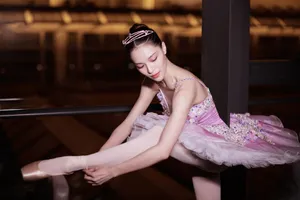 钟楚曦芭蕾裙优雅写真图片_2