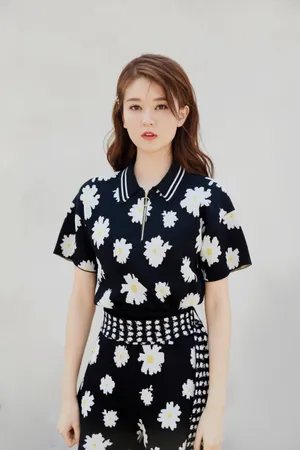 乔欣黑色纱裙性感迷人写真_2