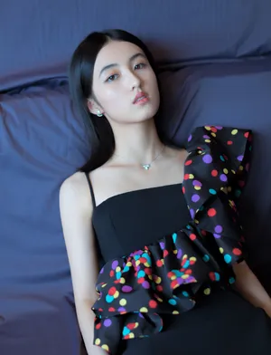 张子枫大方时尚写真图片_5