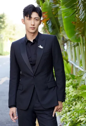 黄景瑜黑色礼服西装帅气图片_2