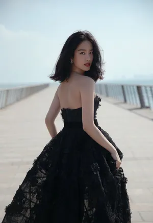 杨采钰优雅大气活动照图片_8