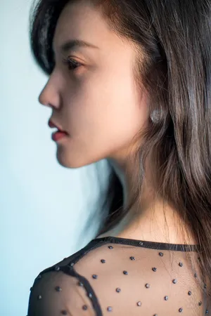 杨子姗优雅大气写真图片