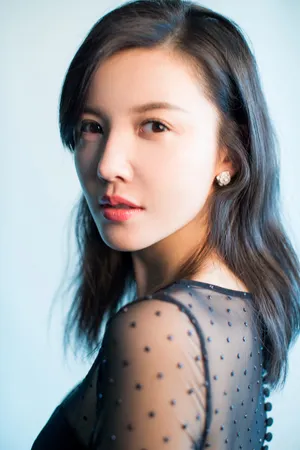 杨子姗优雅大气写真图片