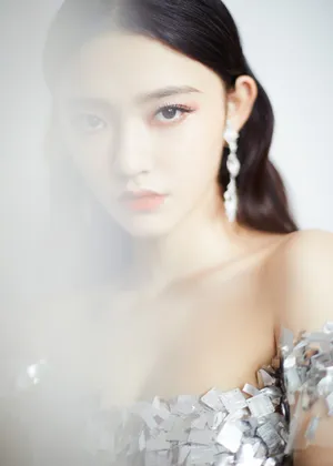 林允抹胸纱裙优雅气质写真图片_2