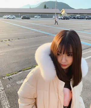 张子萱清纯可人户外写真_2