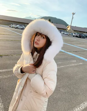 张子萱清纯可人户外写真_5