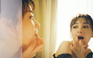 吴昕波点裙烟熏妆性感写真_2