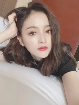 吴宣仪性感俏丽自拍照图片_8