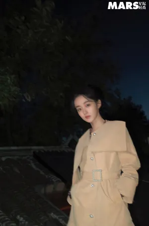 何泓姗优雅随性写真图片
