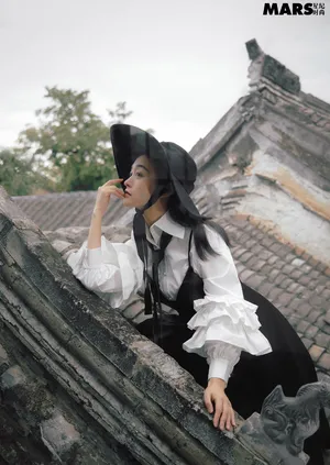 何泓姗优雅随性写真图片_5