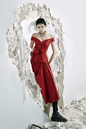 古力娜扎短发造型时尚写真大片_7