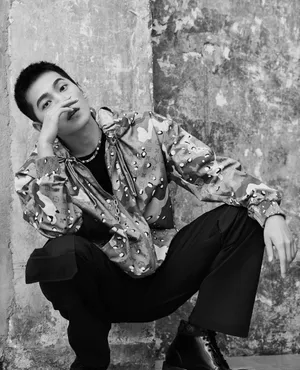 杨洋反转系工装帅气写真图片