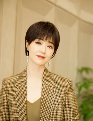 蒋欣短发精致写真图片_5