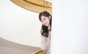 李子璇樱花妆甜美写真图片_4