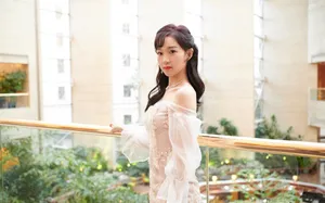 李子璇樱花妆甜美写真图片_8