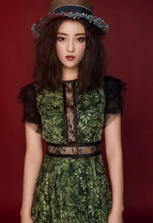 罗予彤性感时尚写真图片_7