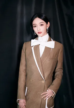 何泓姗优雅性感写真图片_1