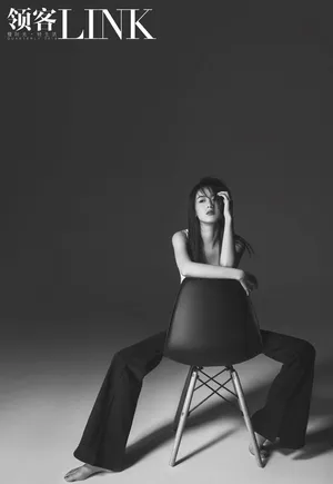 袁冰妍温婉动人时尚写真大片