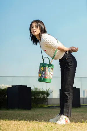 张子枫阳光清新写真图片_2