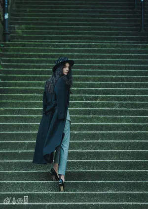 傅菁酷美帅气西装写真图片_3