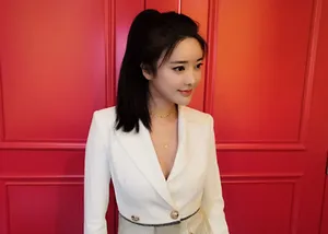 张璇时尚干练写真图片_3