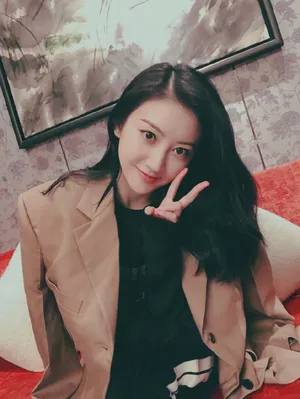 景甜俏皮酷甜自拍照图片_4