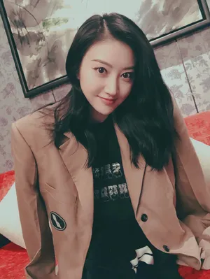 景甜俏皮酷甜自拍照图片_5