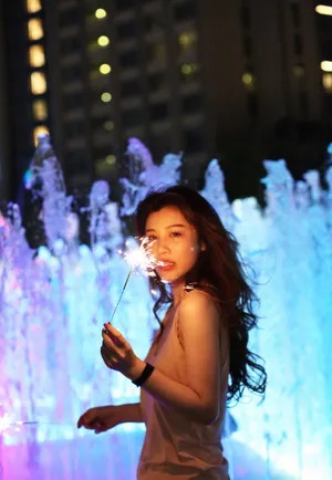 葛天背心短裤性感夜景图片_5