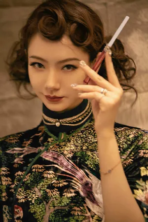 戚薇旗袍复古性感写真图片_16