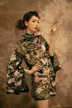 戚薇旗袍复古性感写真图片_19