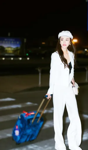 美女明星葛天时尚街拍照图片_2