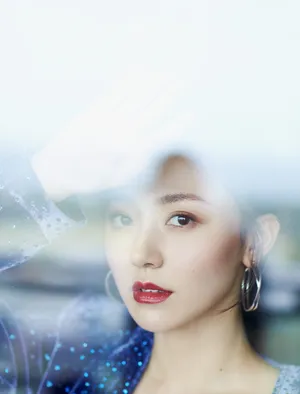 黄梦莹蓝丝绒西装性感图片_3