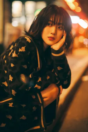 王梓薇优雅浪漫夜景写真图片_8