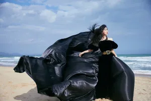 李菲儿礼裙红唇性感写真图片_4