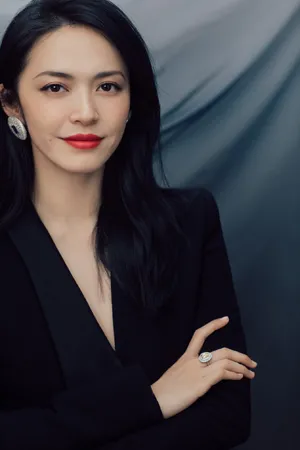 姚晨黑色西服优雅性感图片_2