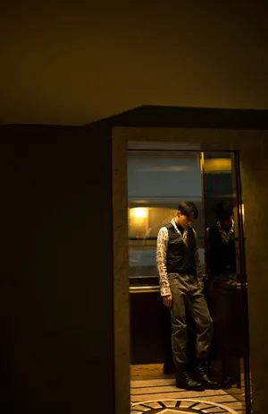 徐正溪帅气复古写真图片_5
