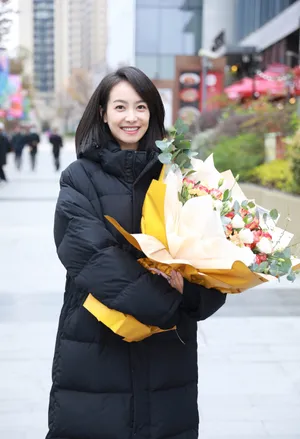 宋茜《他其实没有那么爱你》杀青照图片_2