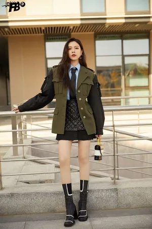 宋妍霏酷美撩人街拍图片