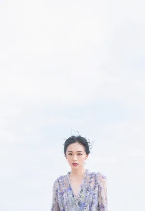 何泓姗蝴蝶裙优雅写真图片_2