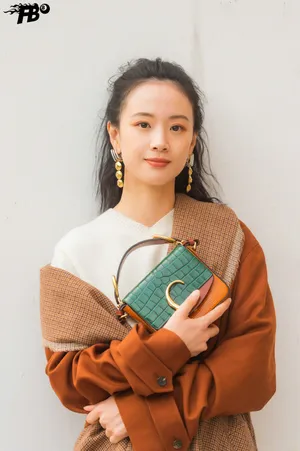 李梦温婉时尚写真图片_2