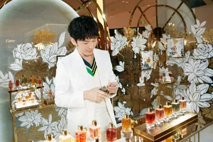 白宇帅气学院风西装写真图片_7