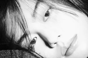 李蔓瑄黑白质感写真图片_2